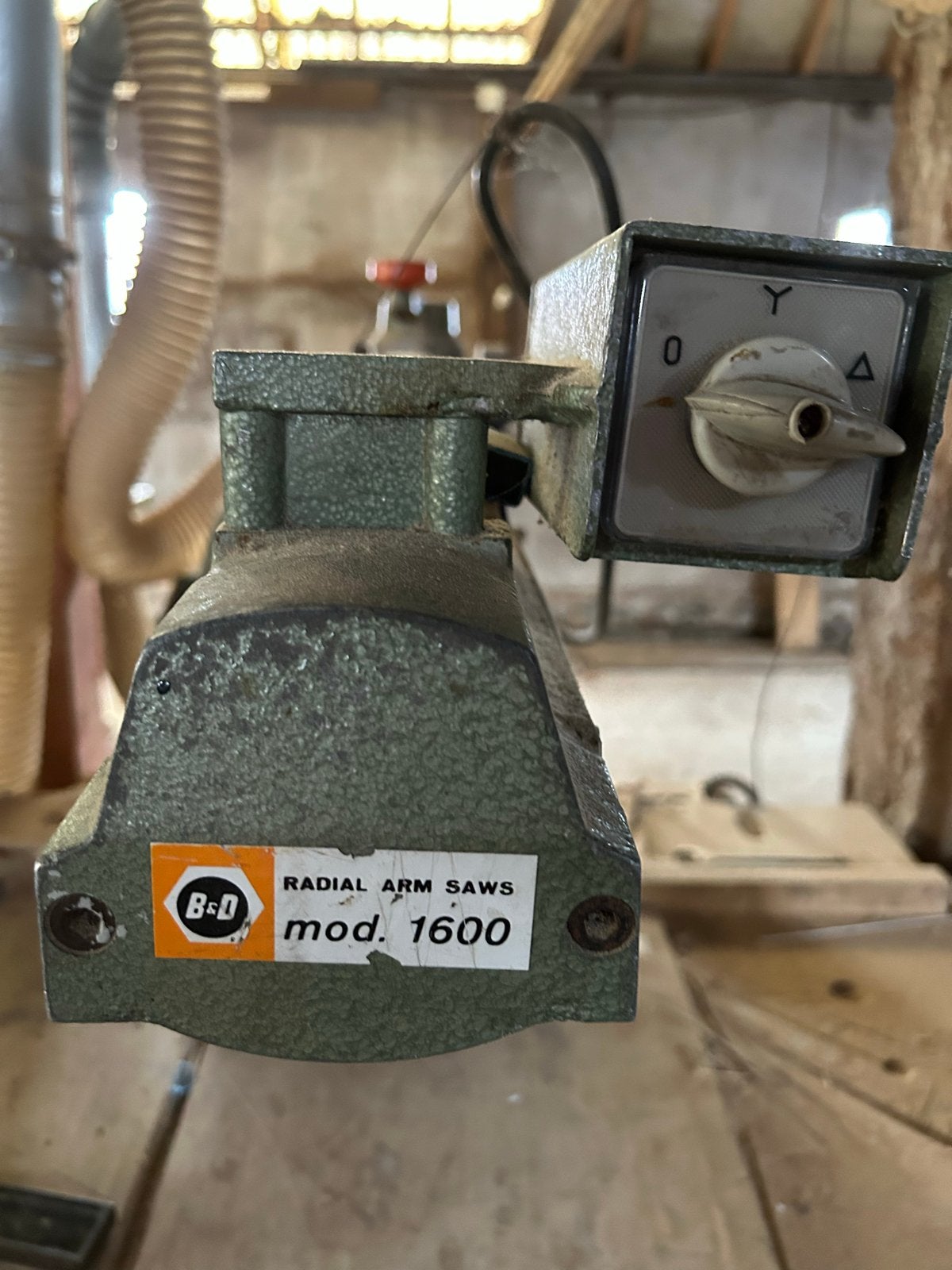 Dewalt B&D Radiaal Afkortzaag Mod. 1600 (1980), Doe-het-zelf en Verbouw, Gereedschap | Zaagmachines, Ophalen, Gebruikt, 70 mm of meer
