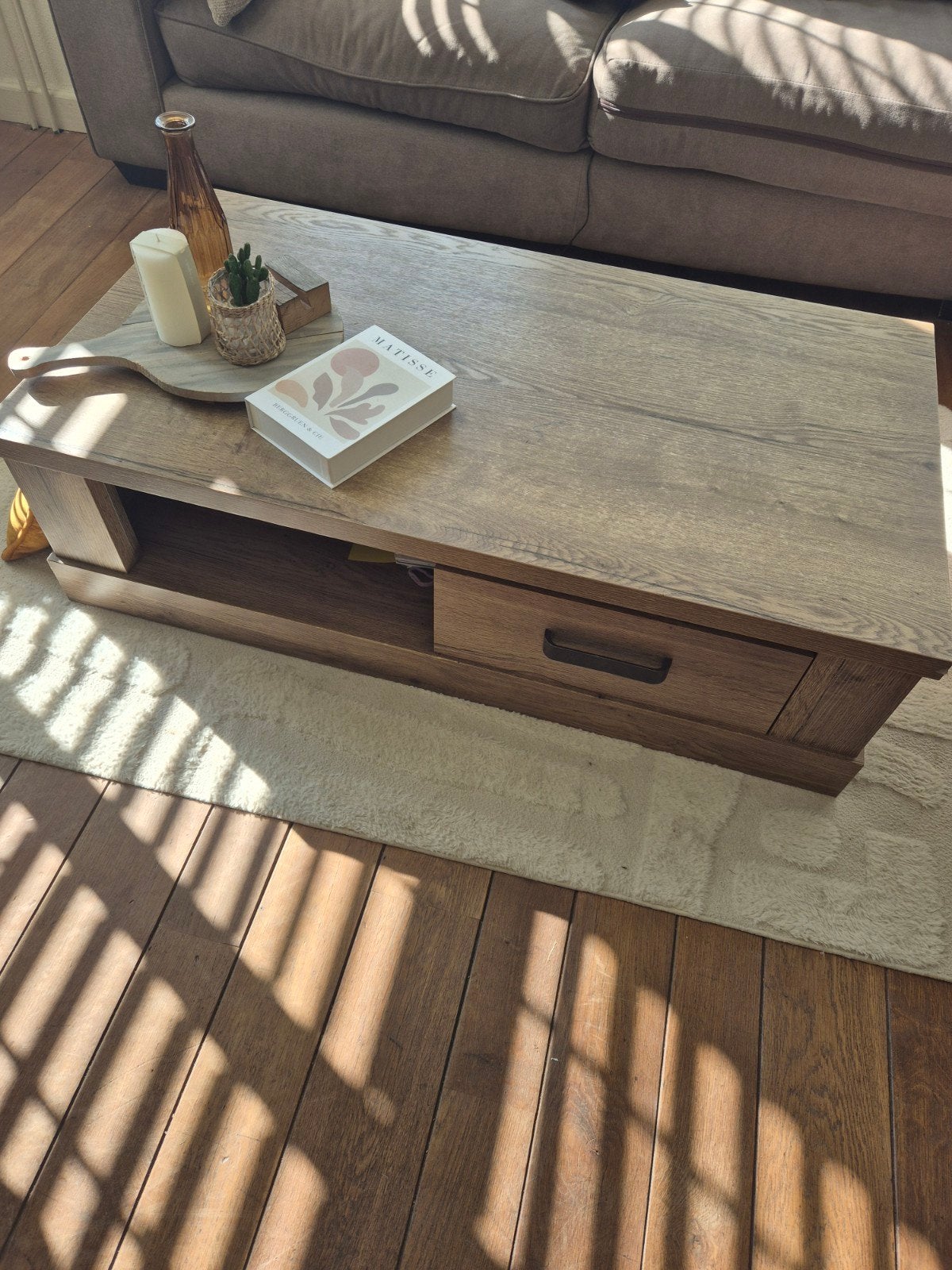 Stijlvolle houten salontafel met lade 123 x 67 x 35, 100 tot 150 cm, Zo goed als nieuw, 50 tot 100 cm, Ophalen of Verzenden