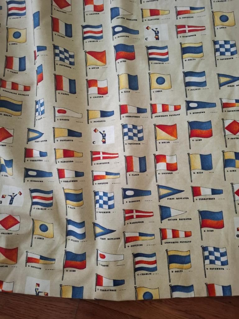 Vintage Gordijn met Internationale Vlaggen Patroon, Huis en Inrichting, Stoffering | Gordijnen en Lamellen, Gebruikt, 150 tot 200 cm