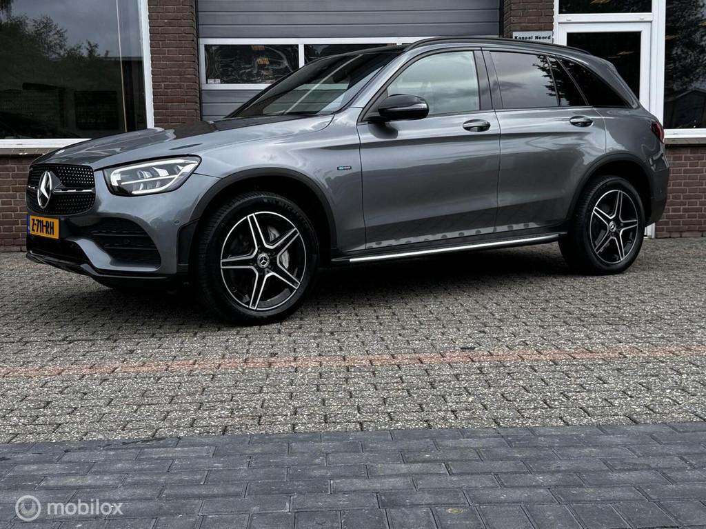 Mercedes GLC-klasse 300e 4MATIC AMG PANO/STER.HEMEL/VOL!, Automaat, Gebruikt, Euro 6, 4 cilinders