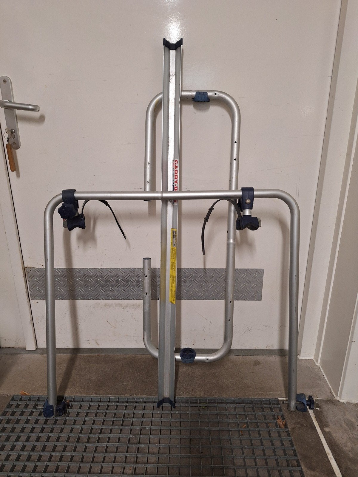 Onderdelen voor een fietsendrager Beugel, 1x goot,2 x houder, Auto diversen, Fietsendragers, Ophalen, Gebruikt, Trekhaakdrager