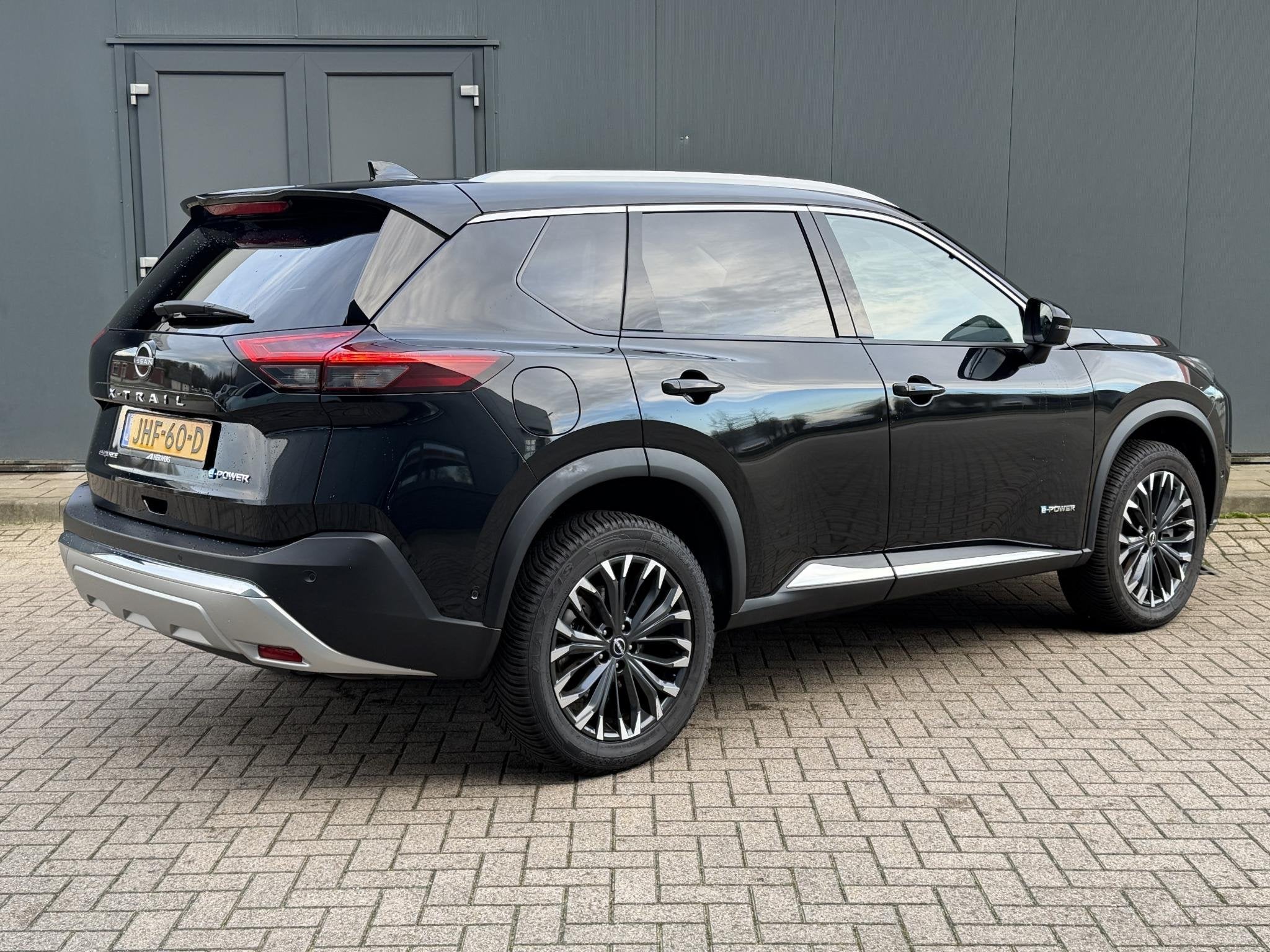 Nissan X-Trail 1.5 e-4orce Tekna 4WD / Gratis Vaste Trekhaak, Auto's, Nissan, Automaat, 1497 cc, 2 kWh, Zwart