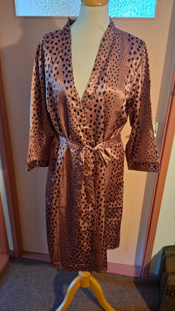 Nieuwe Duster/ kimono maat L. Panter rose. 3/4 mouw 7,50, Kleding | Dames, Ophalen of Verzenden, Nieuw