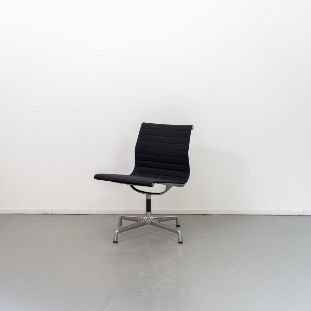 Vitra Eames EA 106 Stoel Zwart Hopsak - Chroom, Niet ingevuld, Zo goed als nieuw, Niet ingevuld, Niet ingevuld