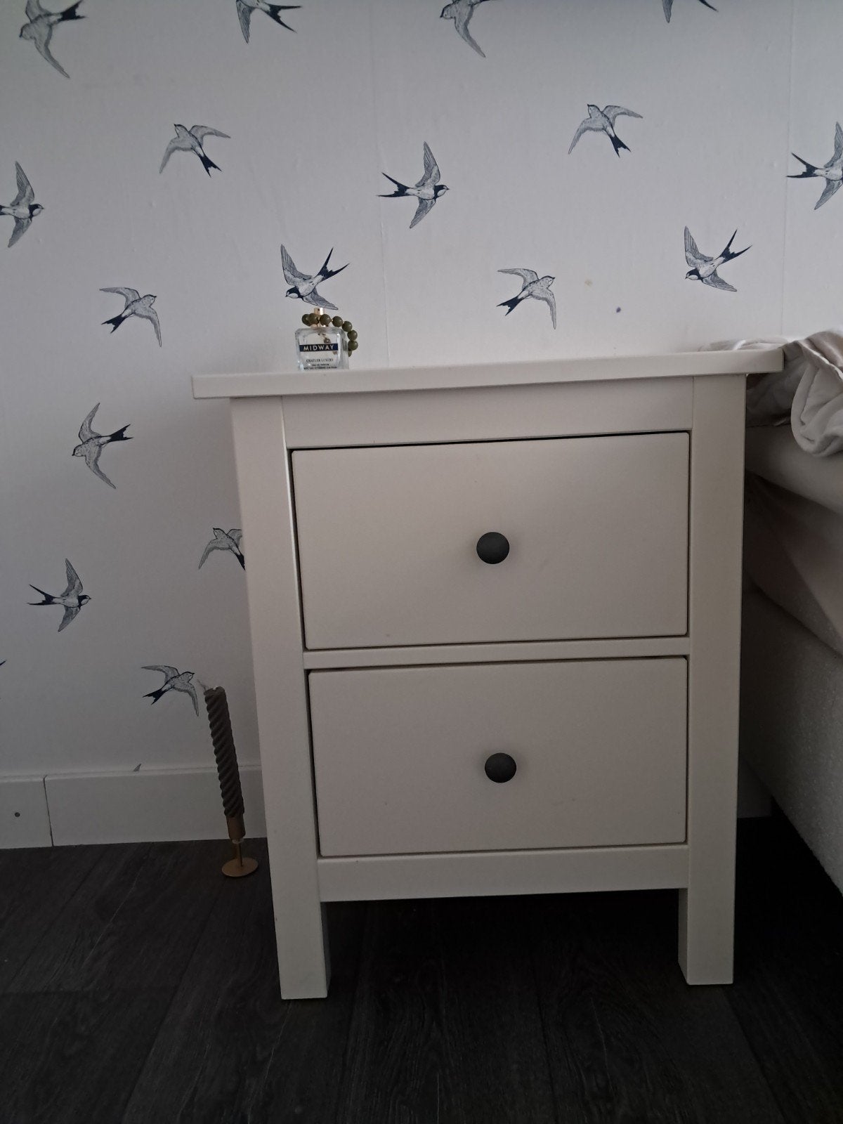 Hemnes nachtkastje - past bij Hemnes kledingkast, Ophalen, Minder dan 45 cm, 55 tot 70 cm, Zo goed als nieuw