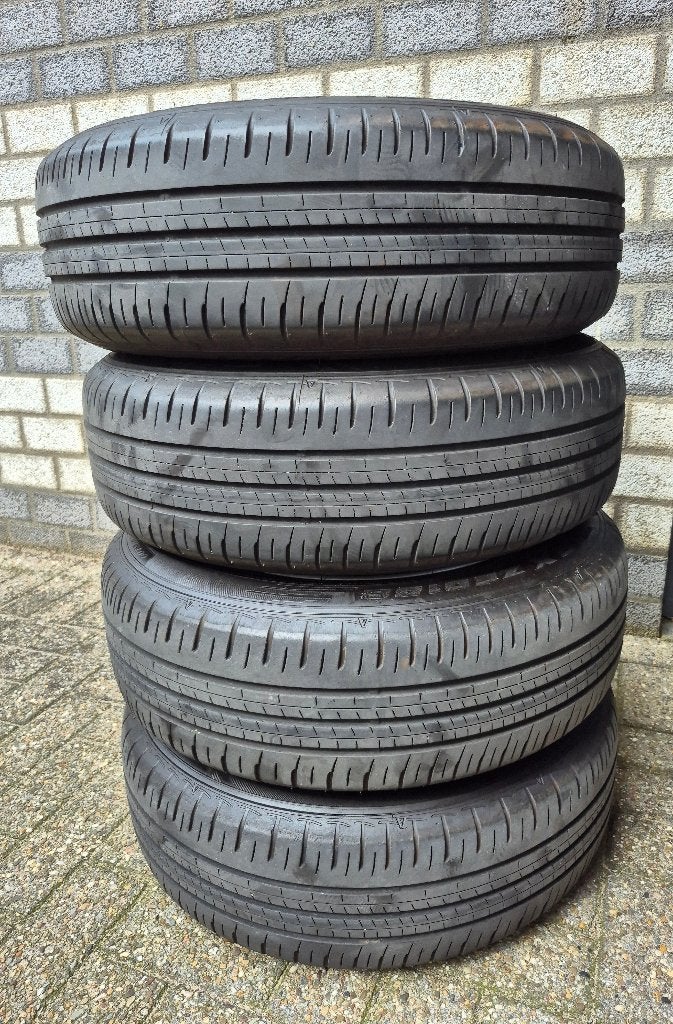 Autobanden Toyota yaris cross, Ophalen, Gebruikt, 16 inch, 205 mm