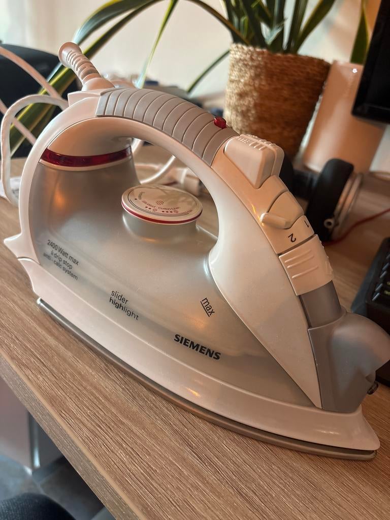 Siemens Strijkijzer 2400W met Anti-Calc, Zo goed als nieuw, Ophalen of Verzenden, Zo goed als nieuw, Strijkijzer met snoer