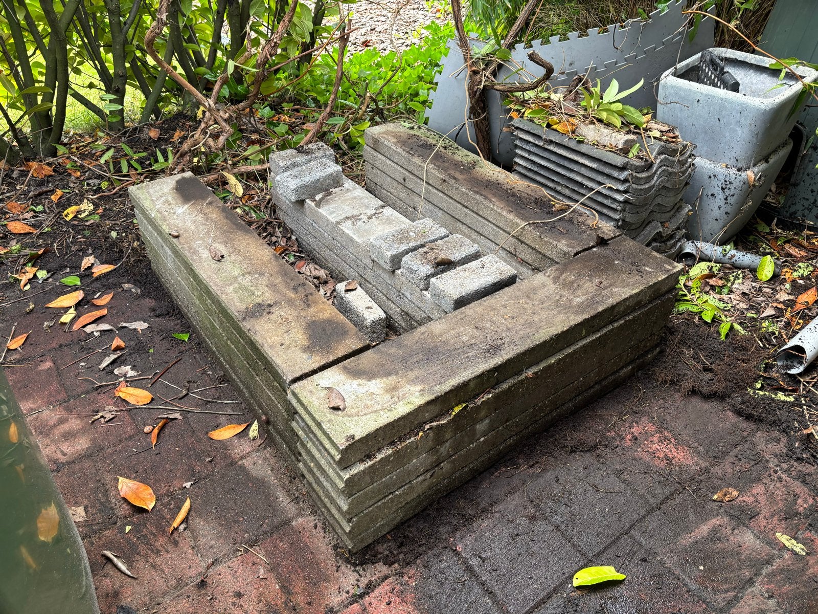 Gebruikte betonnen opsluitbanden, Tuin en Terras, Tegels en Klinkers, Ophalen, Gebruikt, Minder dan 5 m², Beton