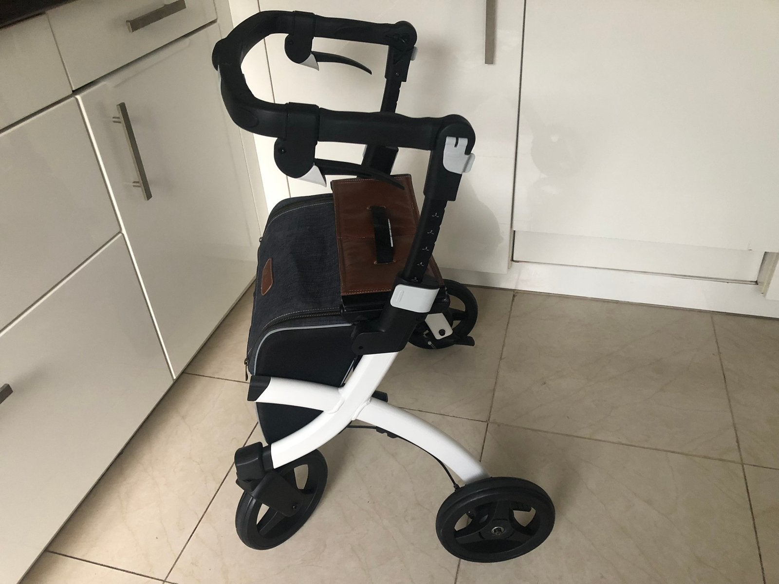 Rollzflex-rollator -met extra grote tas, Ophalen, Zo goed als nieuw