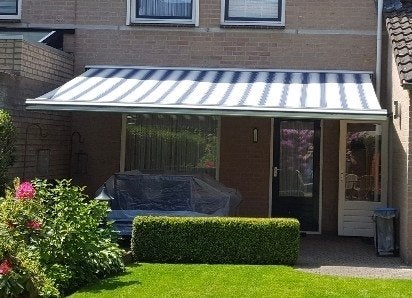 Elektrisch zonnescherm. 5 meter breed. 3 meter uitval., Ophalen, Gebruikt, 450 cm of meer, Elektrisch