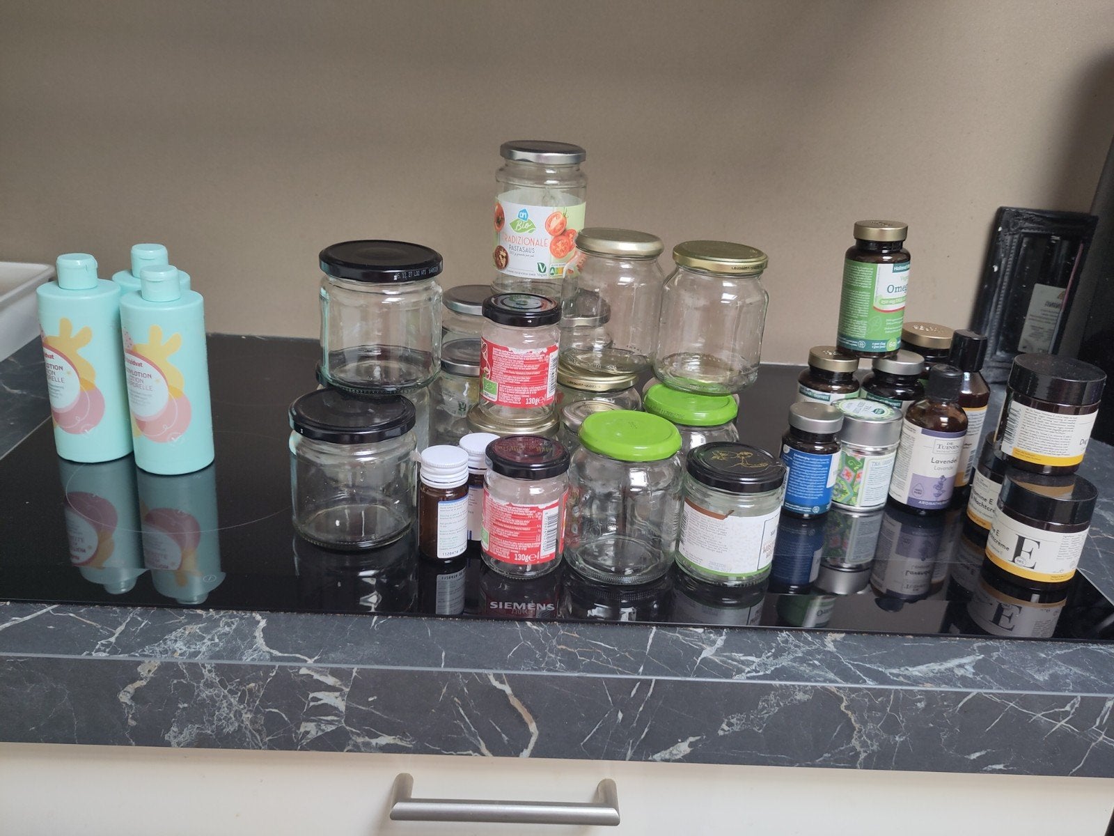 gratis ophalen: lege, schone, glazen en plastic potjes, div., Ophalen