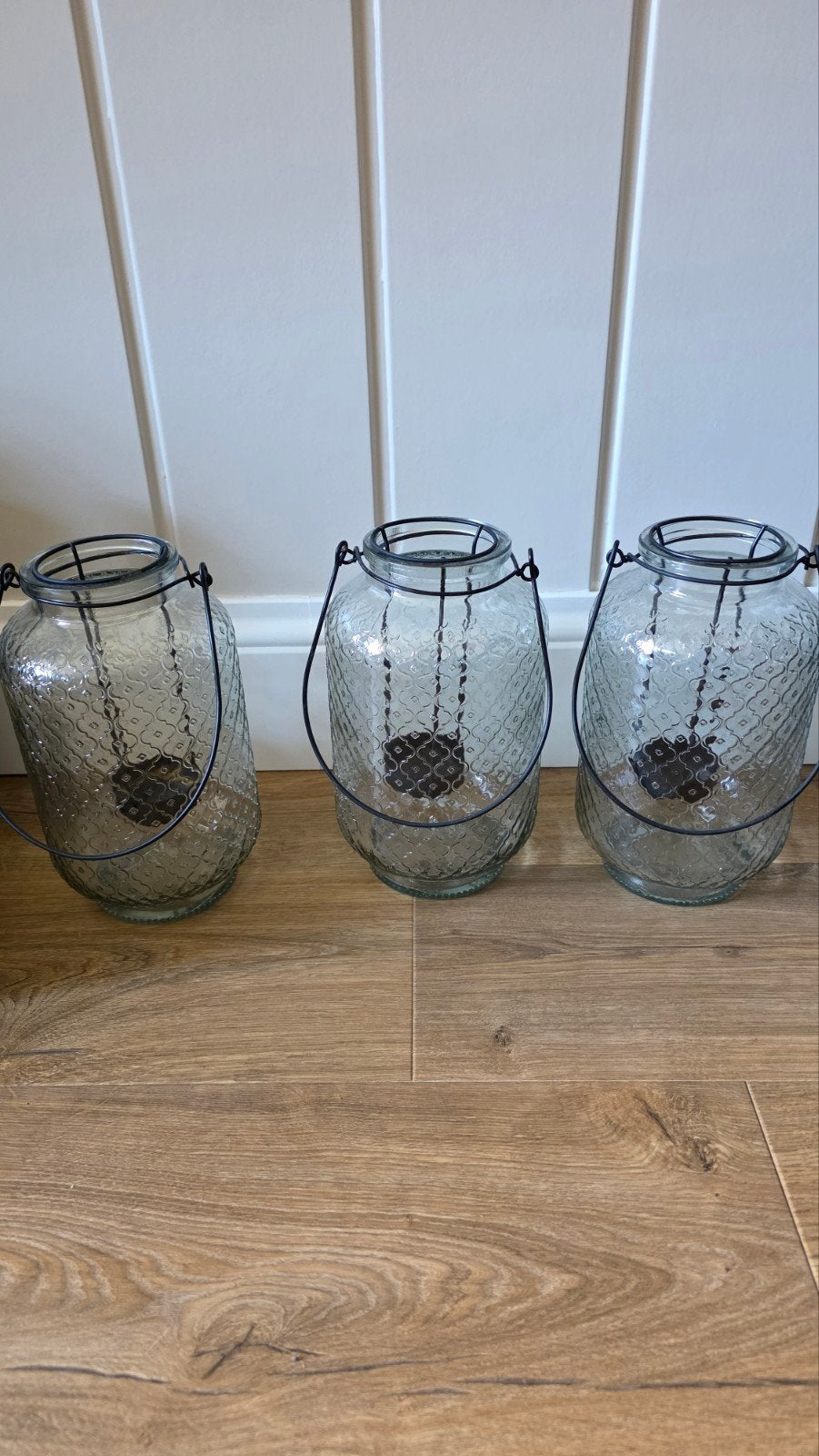 Set van 3 glazen windlichten met metalen hengsel, Huis en Inrichting, Ophalen of Verzenden, Gebruikt, Glas, Modern