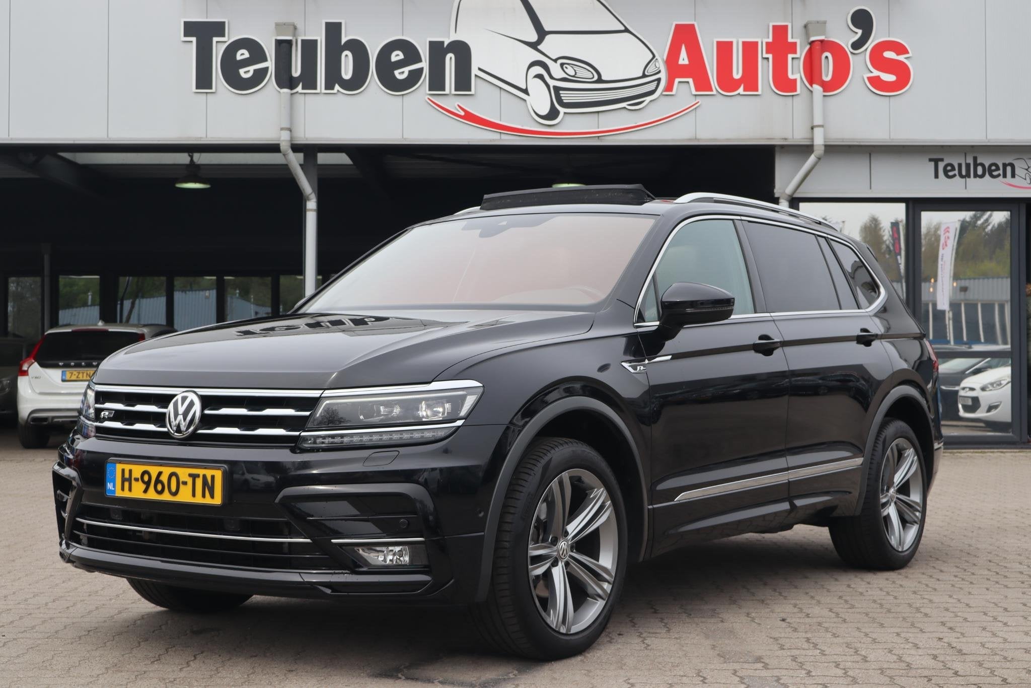 Volkswagen Tiguan Allspace 1.5 TSI Highline Business R 7p. |, Auto's, Volkswagen, 150 pk, 7 stoelen, Zwart, Origineel Nederlands