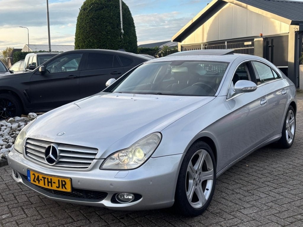 Mercedes-Benz CLS-Klasse CLS500 V8 Benzine Grijs 2005 Schuif, Automaat, Achterwielaandrijving, Gebruikt, 8 cilinders