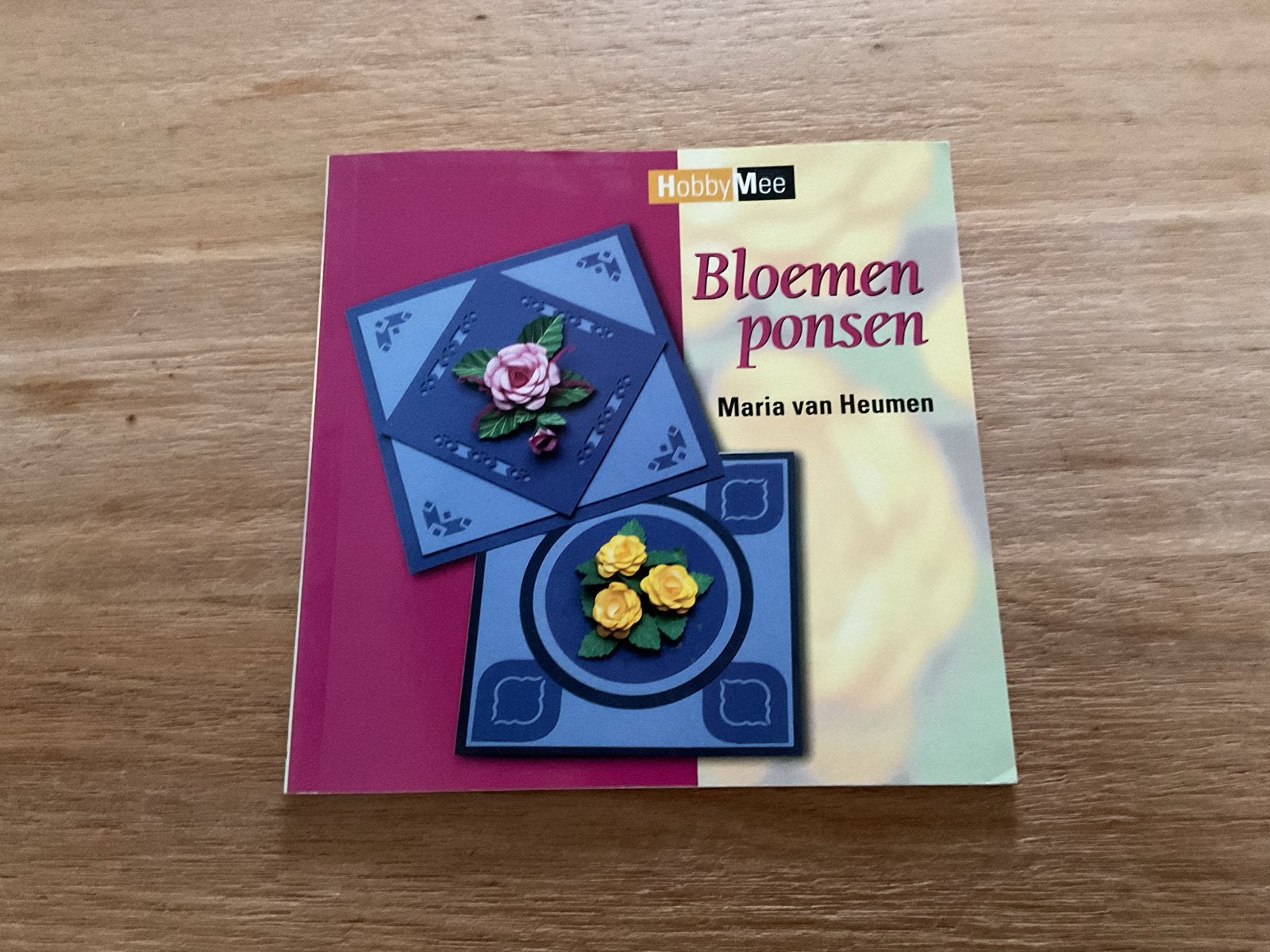 Bloemen ponsen - HobbyMee door Maria van Heumen, Ophalen of Verzenden, Gelezen, Scrapbooking en Knutselen, Geschikt voor kinderen