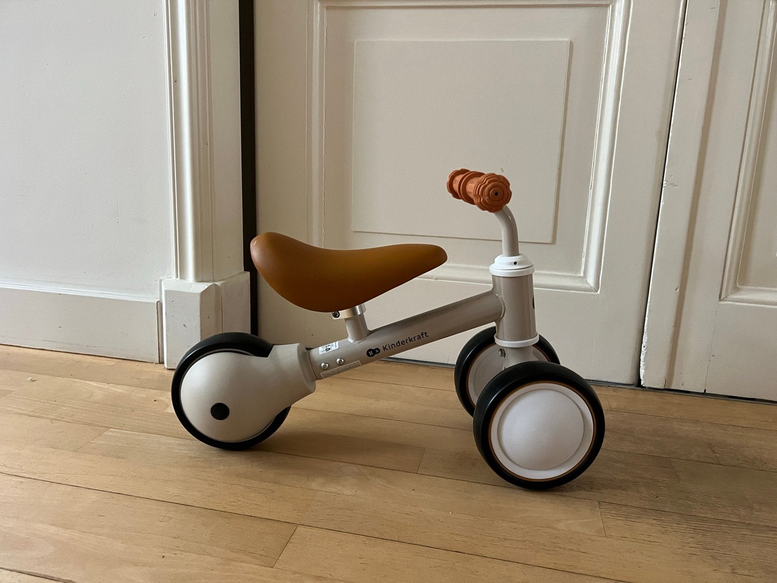 Kinderkraft Cutie loopfiets - Zo goed als nieuw, Kinderen en Baby's, Ophalen, Zo goed als nieuw, Loopfiets
