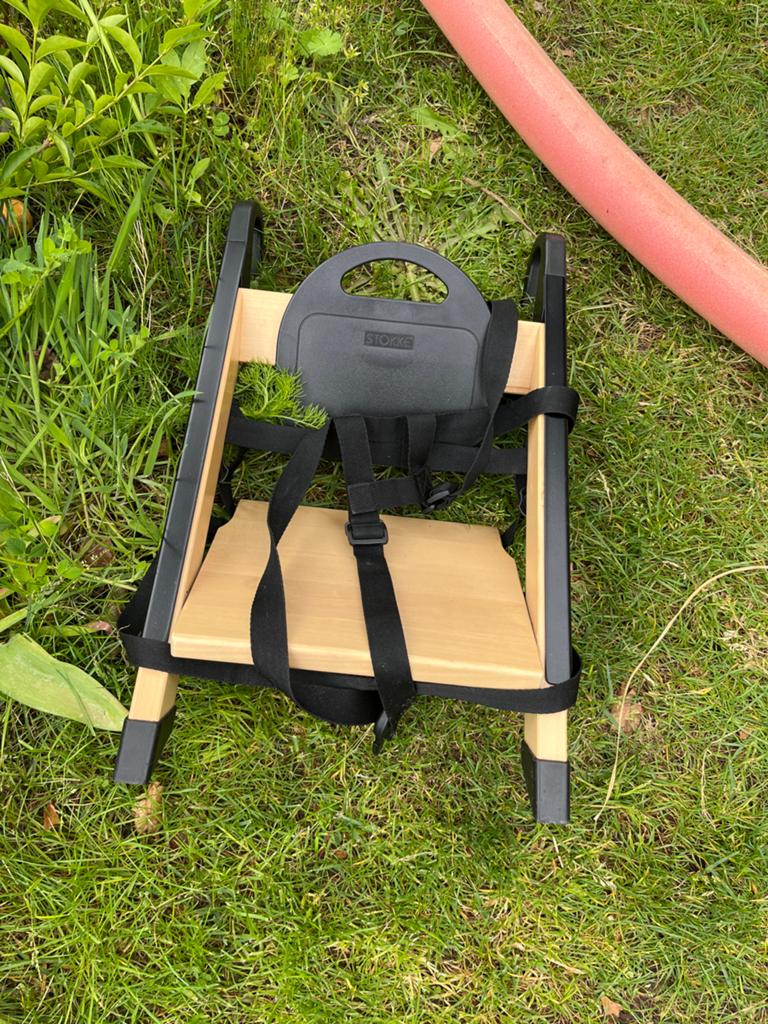 Stokke HandySitt Black - Draagbare kinderstoel, Kinderen en Baby's, Kinderstoelen, Zo goed als nieuw, Overige typen, Aanschuifbaar