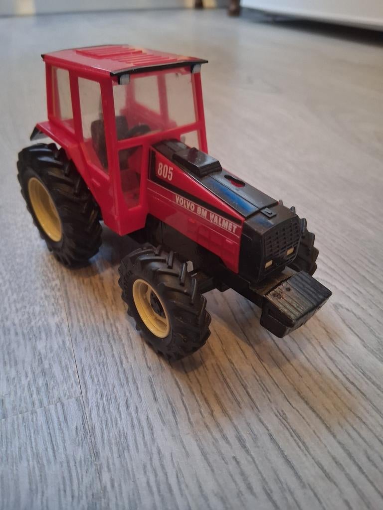 Britains, Volvo BM Valmet 805, Ophalen of Verzenden, Gebruikt, Tractor of Landbouw