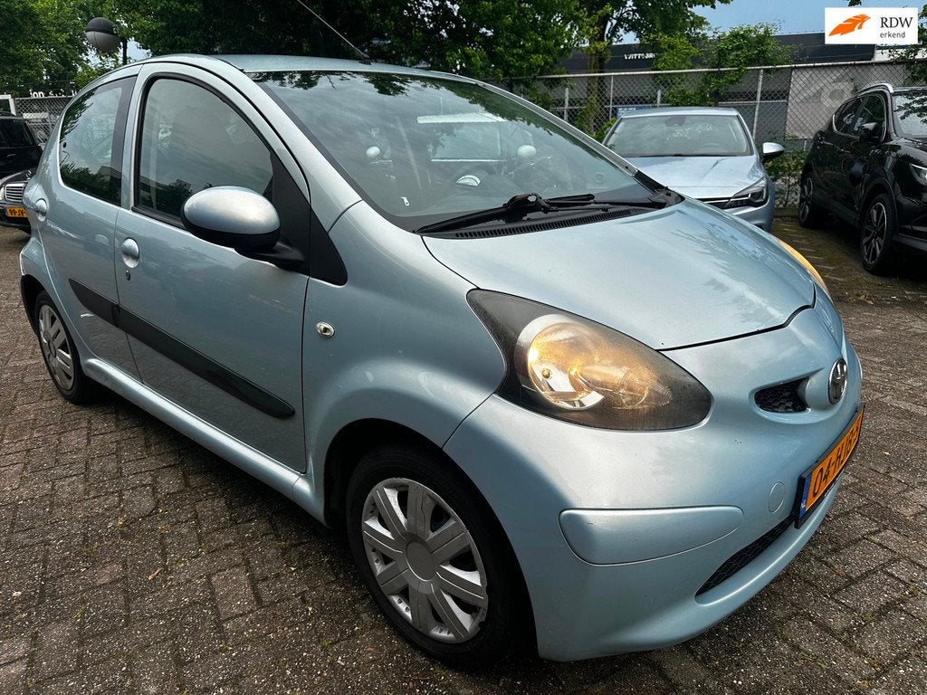 Toyota Aygo 1.0-12V,Airco, ele ramen , Nw apk, Voorwielaandrijving, Gebruikt, 4 stoelen, 68 pk