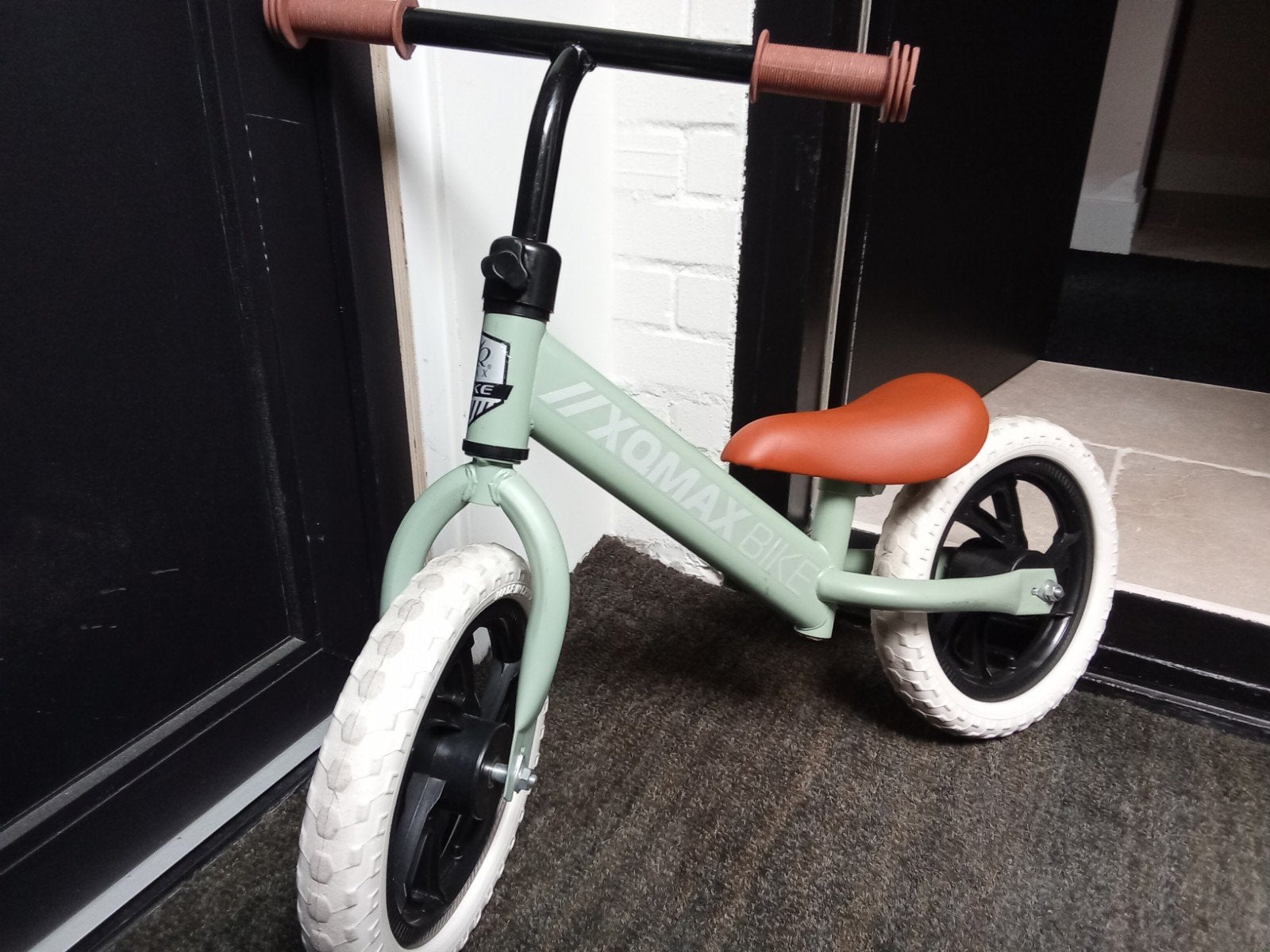 XQMax loopfiets saliegroen vanaf 12 maanden, Ophalen, Zo goed als nieuw, Loopfiets