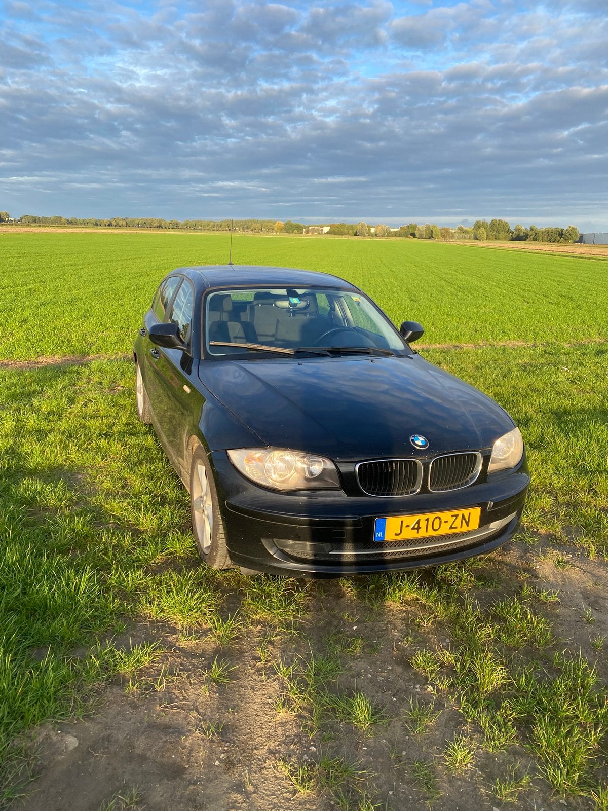 BMW 1-Reeks (e87) 116d 5D 116PK 2011 Zwart, Auto's, Achterwielaandrijving, 680 kg, 4 cilinders, Zwart