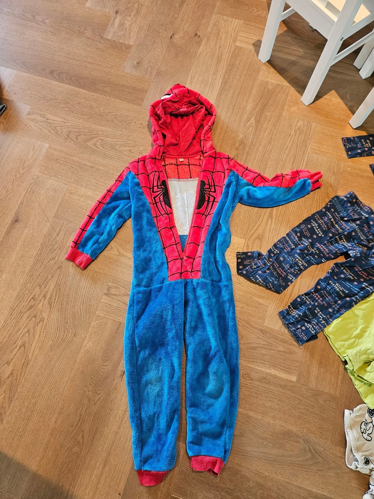 Spiderman onesie maat 122, Ophalen, Gebruikt, Jongen, Nacht- of Onderkleding