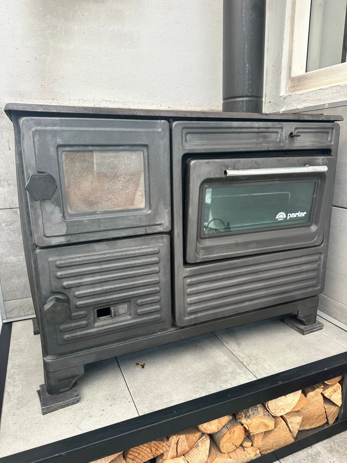 Gietijzeren houtkachel met oven (Kuzine soba), Ophalen, Gebruikt, Hout, Houtkachel