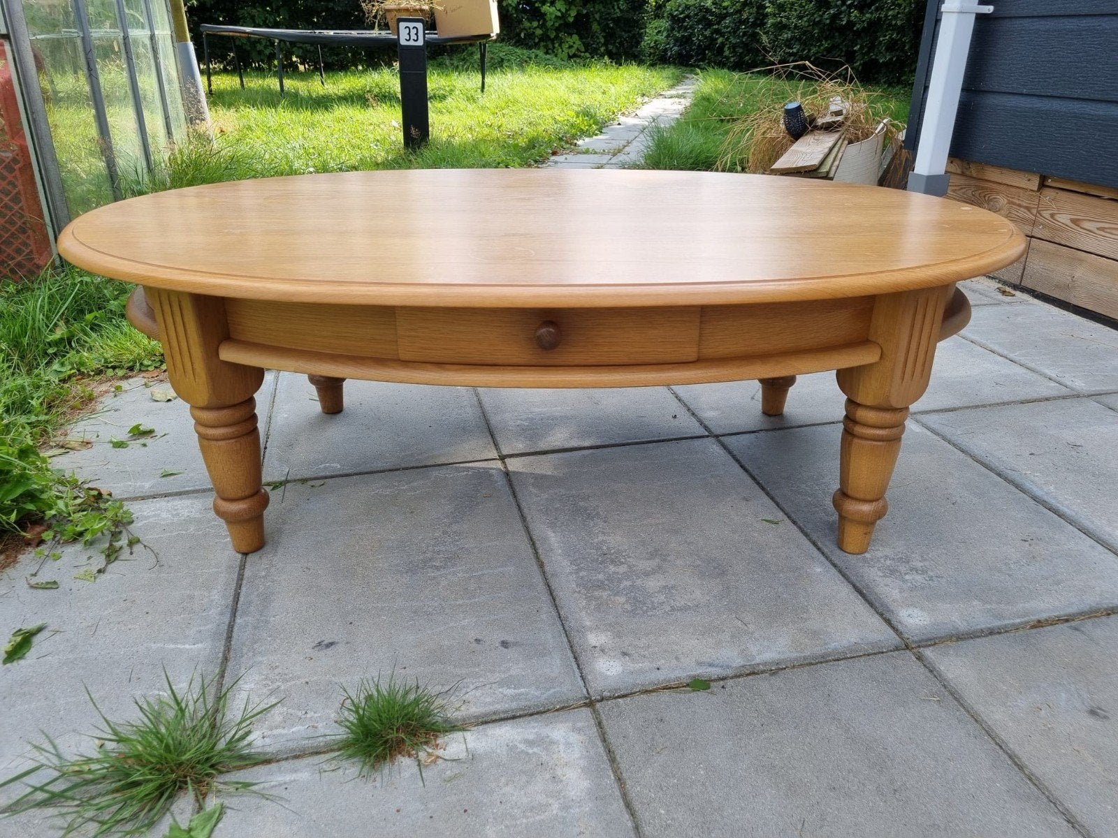 Licht eiken salontafel met lichte gebruikssporen, Gebruikt, 100 tot 150 cm, Eikenhout, Ovaal
