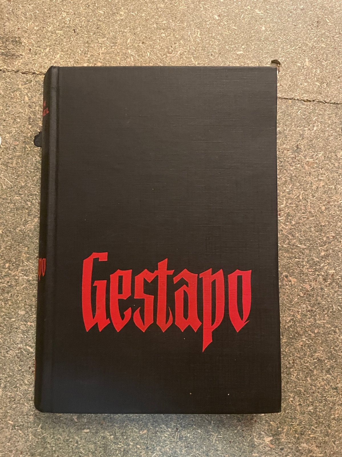 Oorlogsroman Sven Hassel - Gestapo, Ophalen of Verzenden, Gelezen, Europa overig