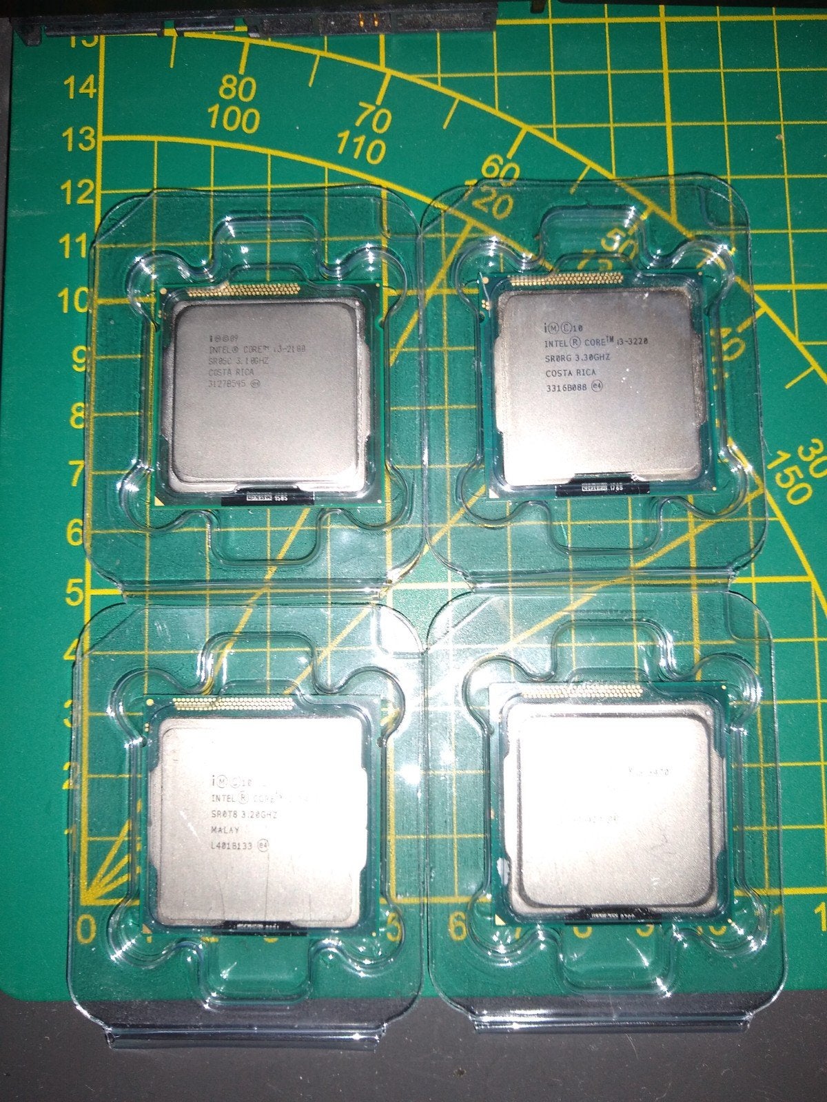 Intel CPU's  2x i3 2x i5, Computers en Software, Processors, Ophalen of Verzenden, Zo goed als nieuw, 2-core, Intel Core i5