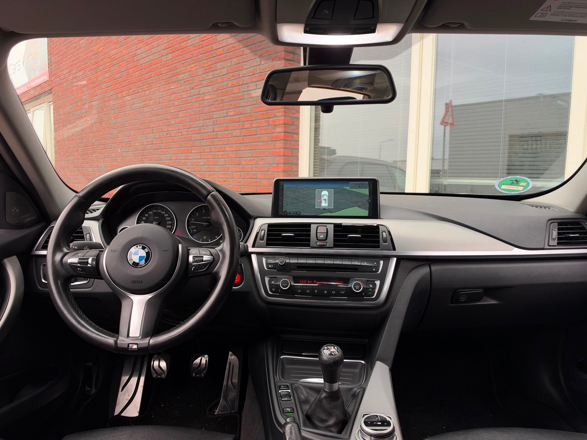 BMW 3-serie Touring 320i Upgrade Edition / Carplay / Leder /, Auto's, Met garantie (alle), Zwart, Handgeschakeld, 184 pk