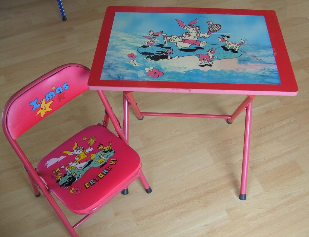 KINDER TAFEL EN KLAPSTOELTJE ROOD, Gebruikt, -, -, Ophalen of Verzenden