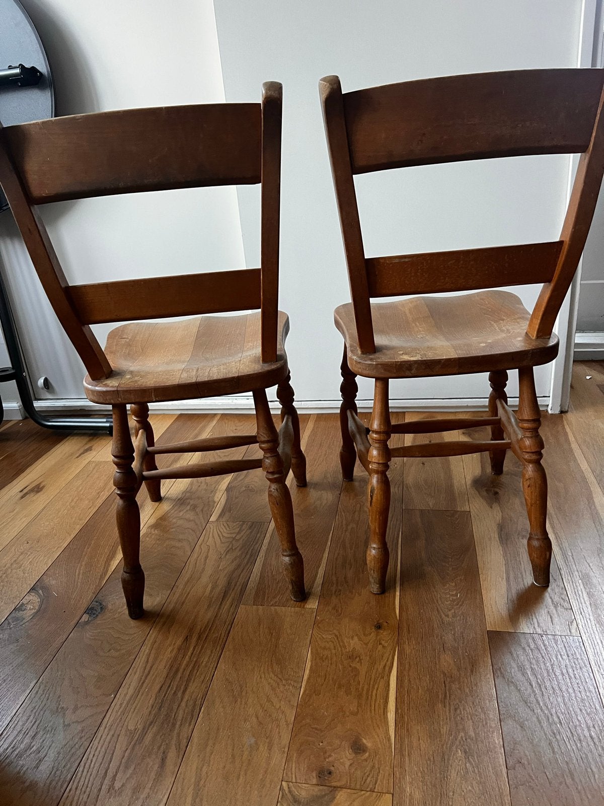 Set van 2 massief houten stoelen, Ophalen