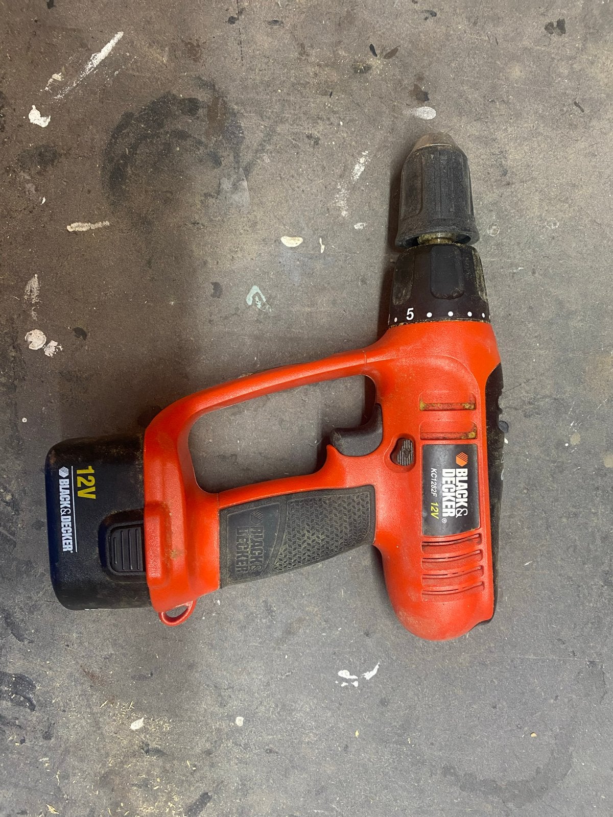 Black & Decker Accuboormachine 12V, Doe-het-zelf en Verbouw, Gereedschap | Boormachines, Gebruikt, Ophalen of Verzenden, Boor- en Schroefmachine
