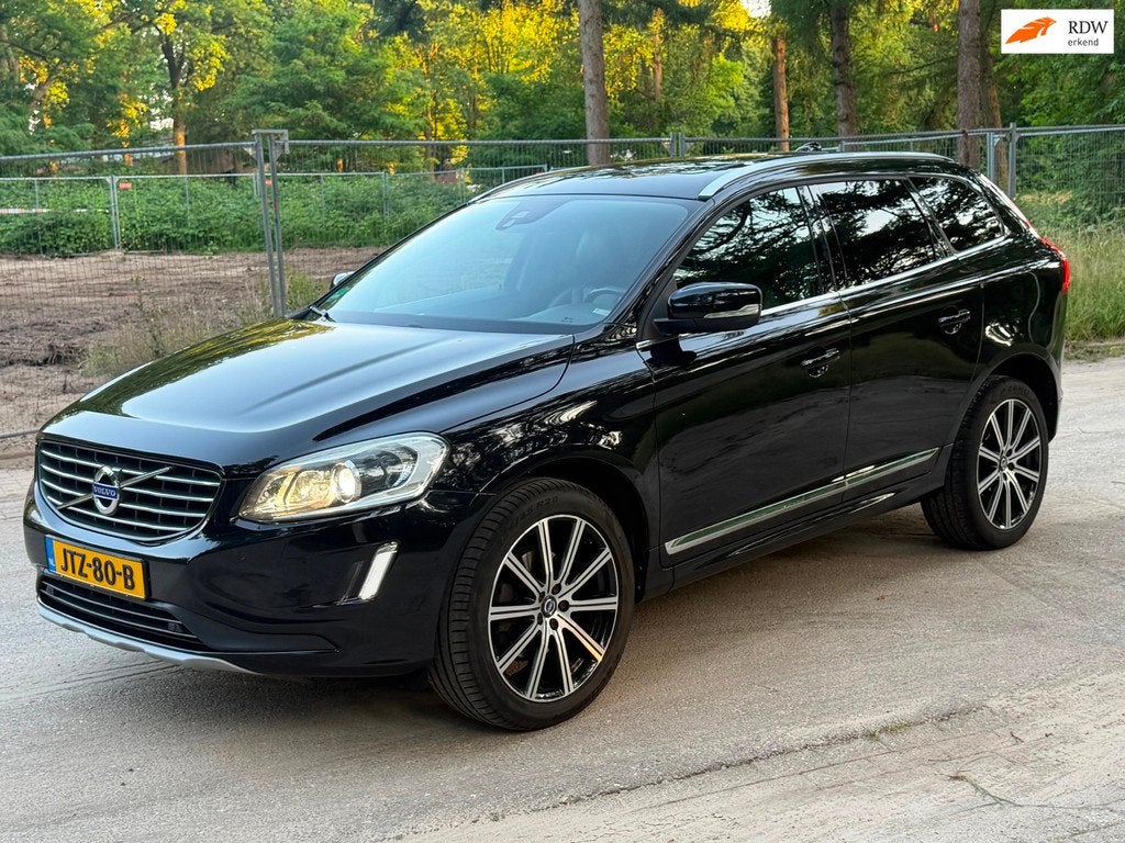 Volvo XC60 2.4 D5 4WD Summum 2 Tone leder Pano 2015 Zwart, Auto's, Automaat, Gebruikt, Euro 6, 2000 kg