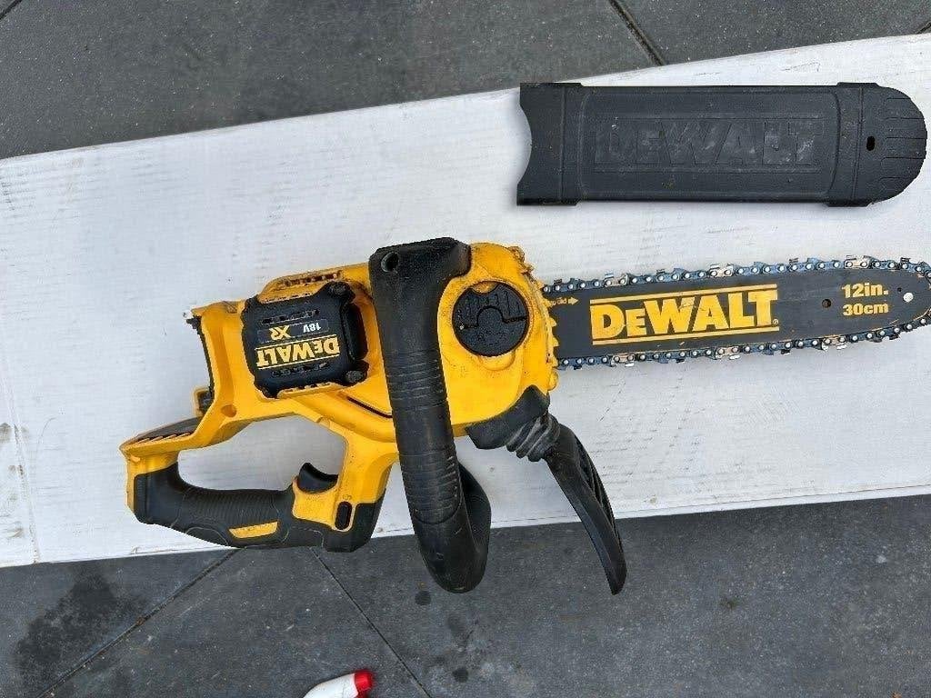 DEWALT DCM565 Accu Kettingzaag 18V XR (30cm) –Werkt perfect!, Gebruikt, DeWalt, Kettingzaag, Ophalen of Verzenden