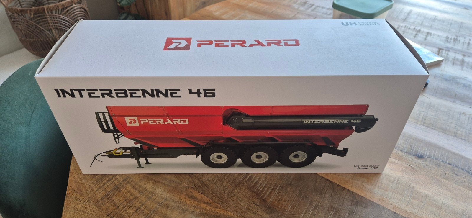 Perard interbenne 46 uh universal hobbies, Ophalen of Verzenden, Nieuw, Tractor of Landbouw, Universal Hobbies