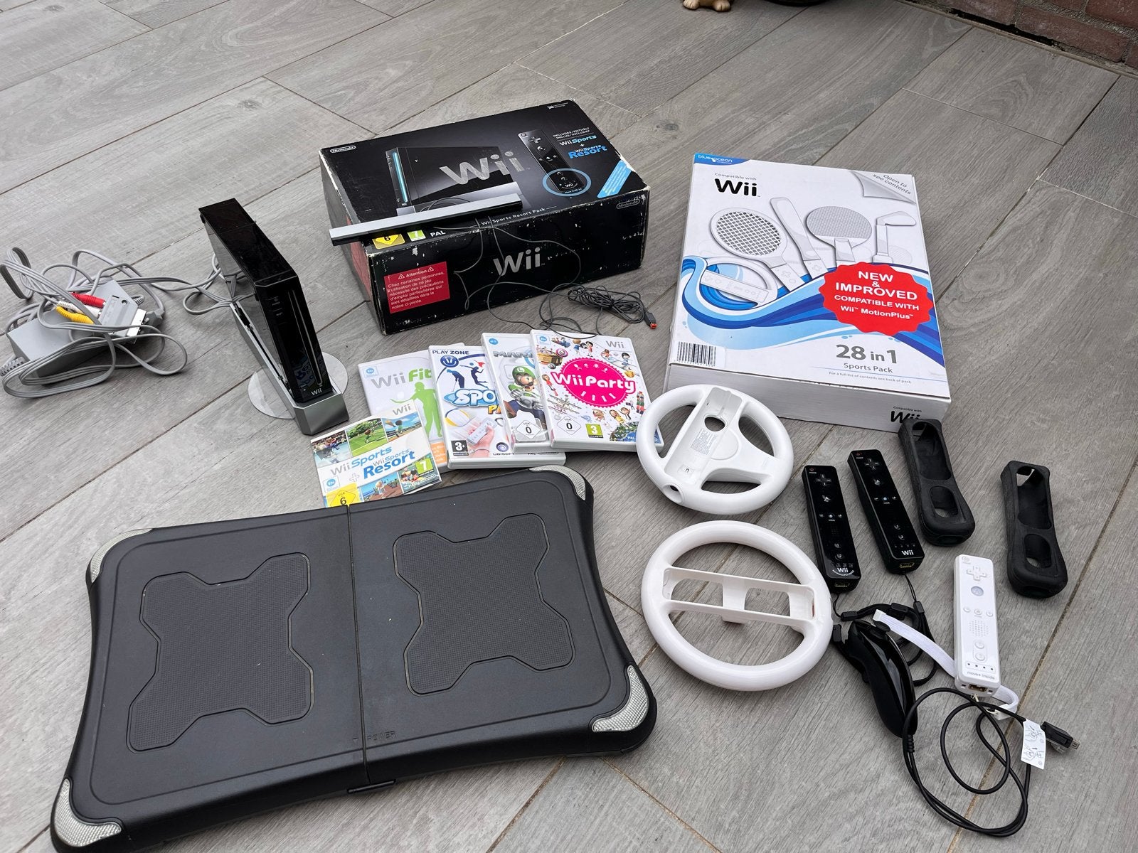 Complete Nintendo Wii bundel met accessoires en games, Spelcomputers en Games, Ophalen, Gebruikt, Met 3 controllers of meer, Met games