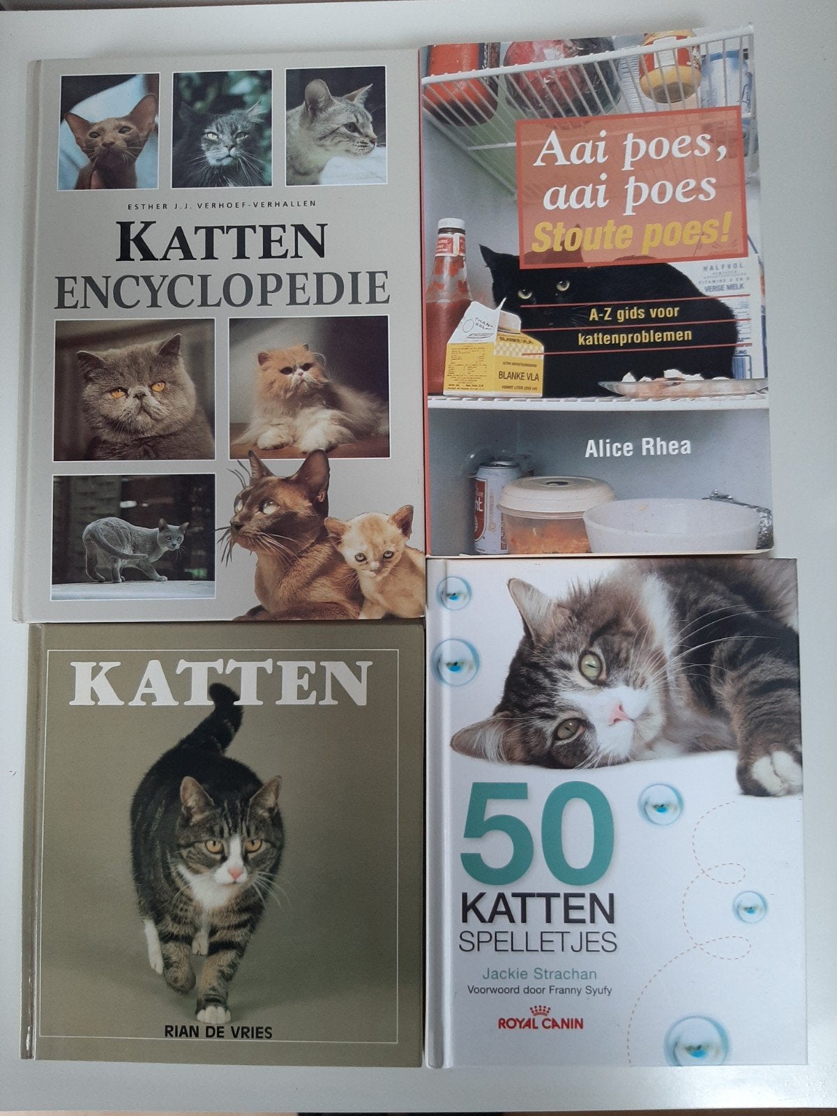 4 Boeken over katten., Boeken, Dieren en Huisdieren, Ophalen of Verzenden, Gelezen, Katten