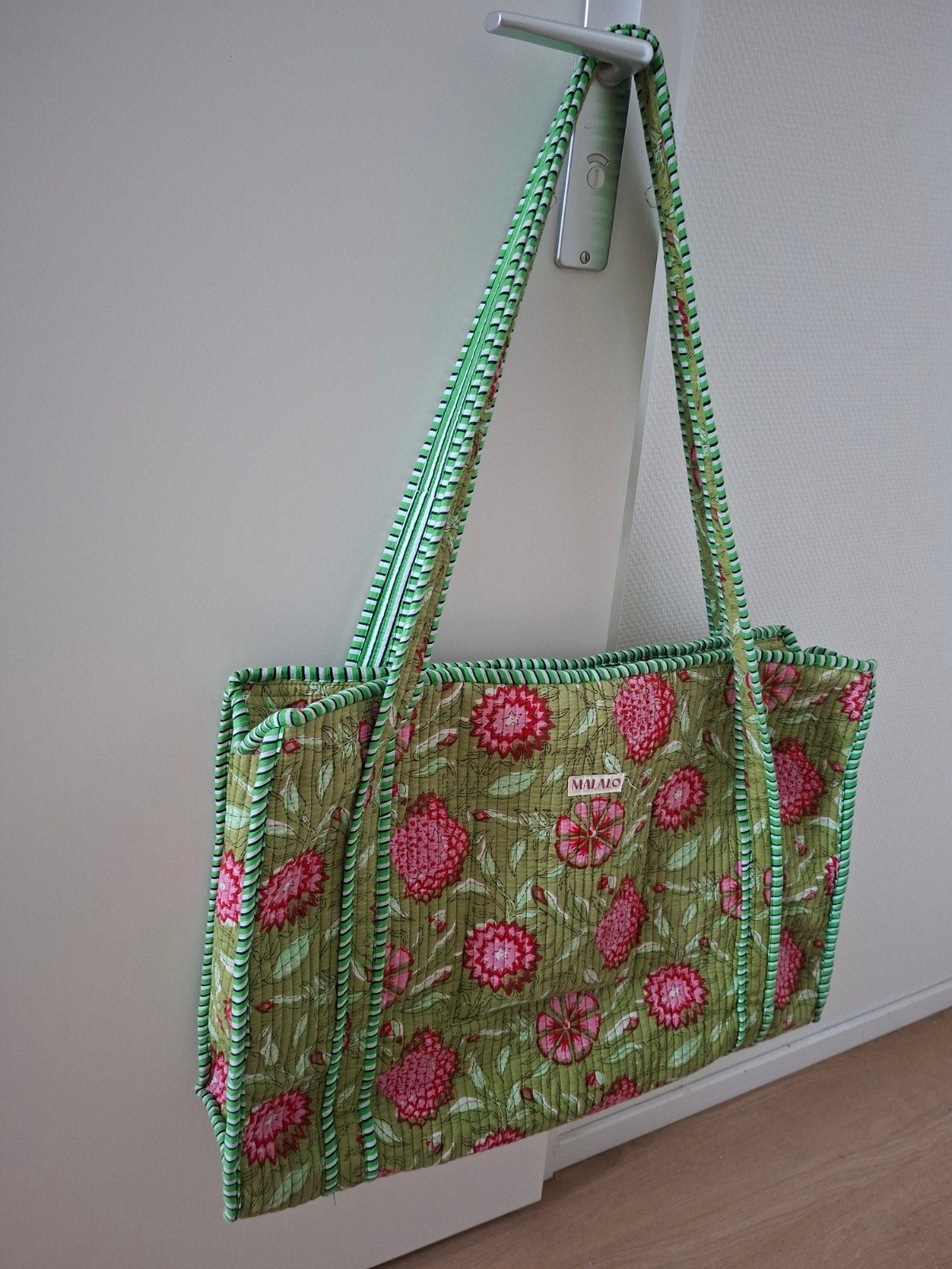 Malaika Quilted Shopper Tas - Groen met Roze Bloemen, Verzenden, Gebruikt, Groen, Shopper