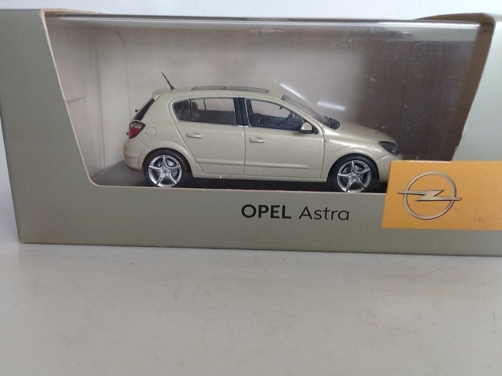 Opel Astra H 5 deurs , minichamps, 1:43, Ophalen of Verzenden, Nieuw, Auto, MiniChamps