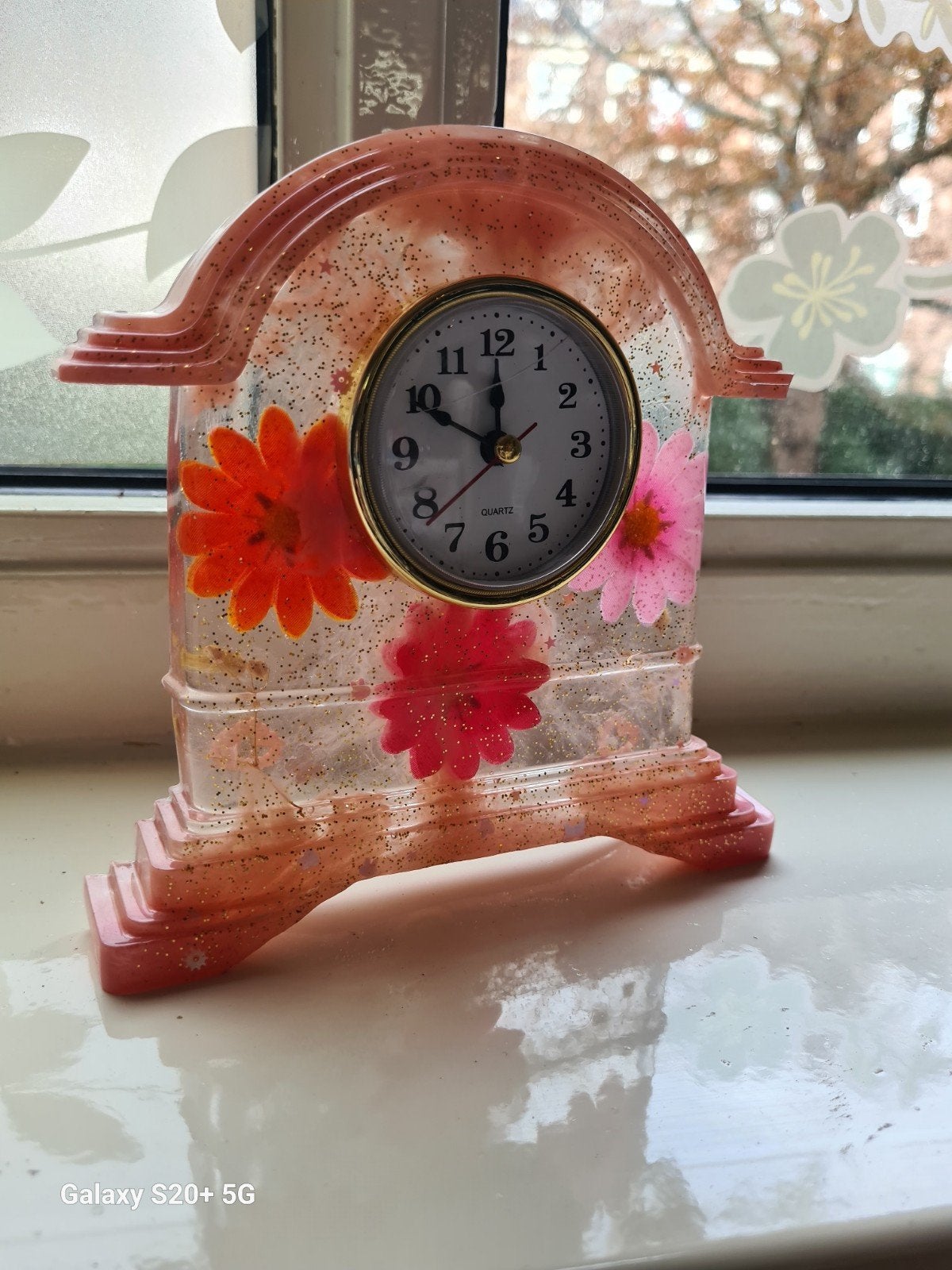 Unieke Epoxy Klokjes met Bloemen - Diverse Kleuren, Handgemaakt, Meerkleurig, Analoog, Nieuw