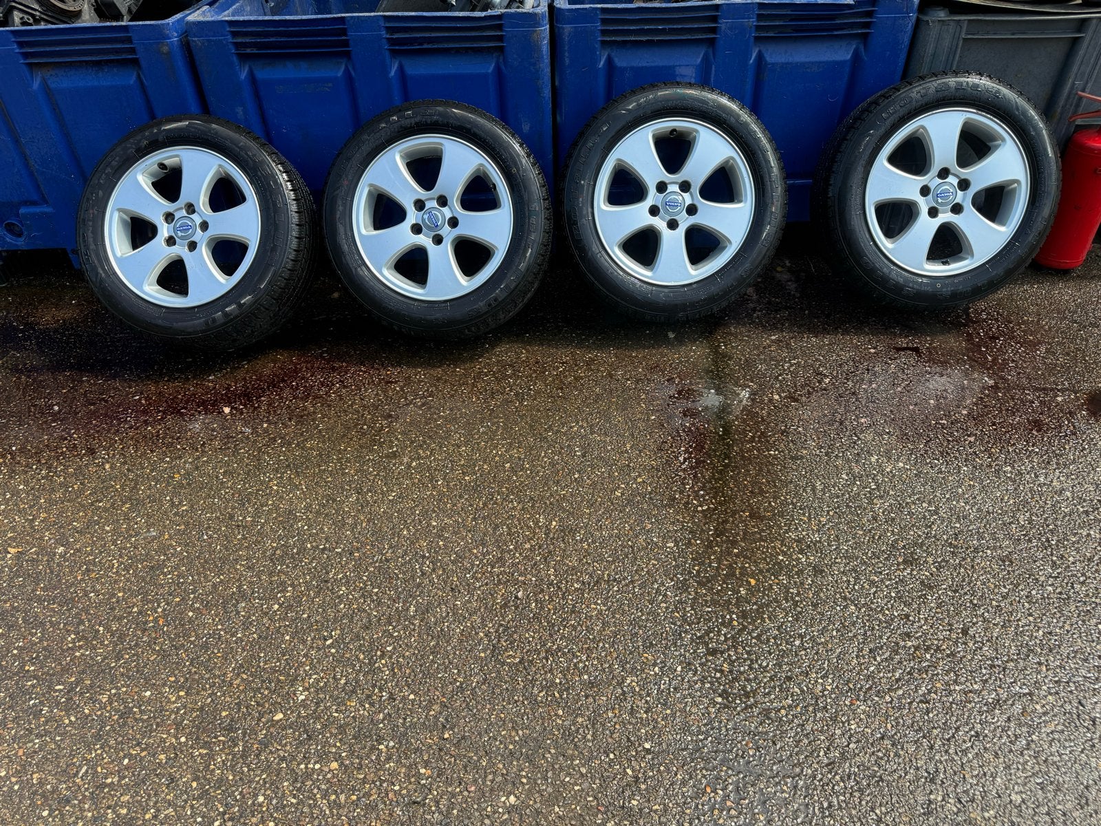 Volvo 16 inch velgen met winterbanden - 205/50R16, Auto-onderdelen, Banden en Velgen, Ophalen, Gebruikt, 16 inch, Banden en Velgen