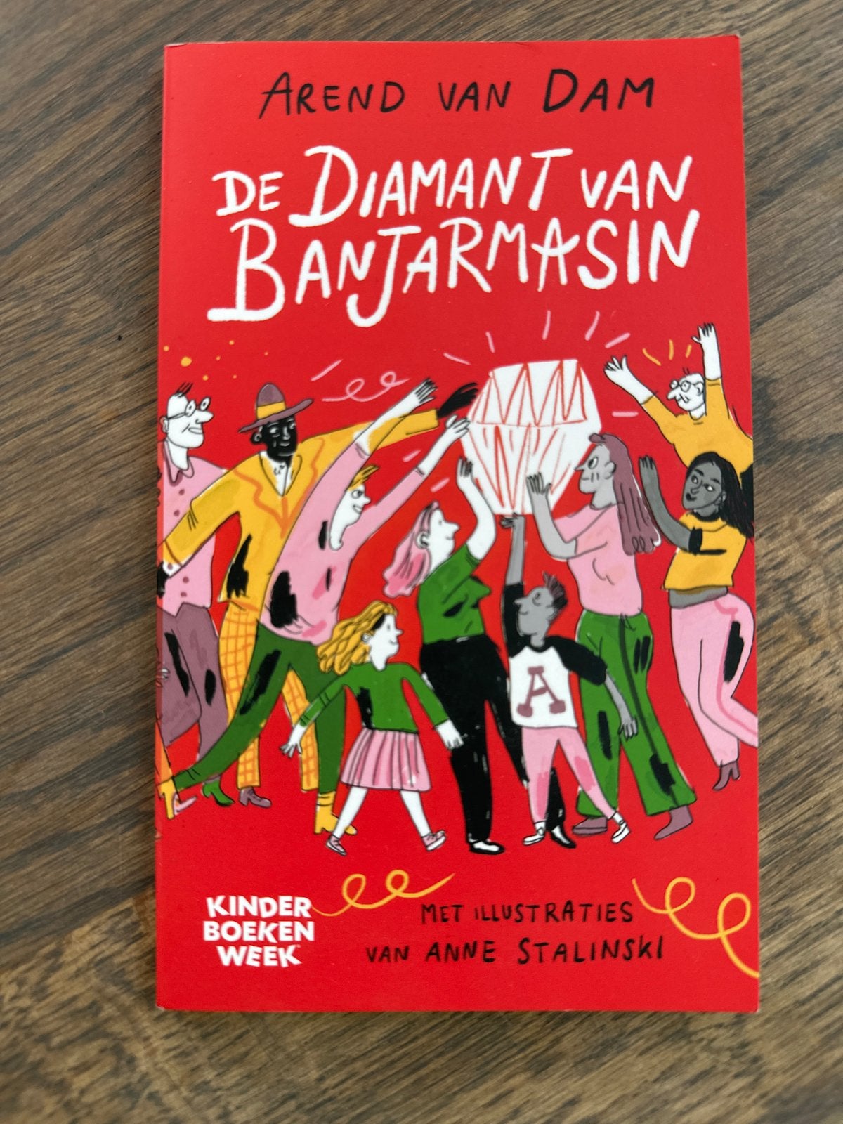 De Diamant van Banjarmasin - Arend van Dam (Kinderboekenweek, Ophalen, Zo goed als nieuw, Fictie algemeen