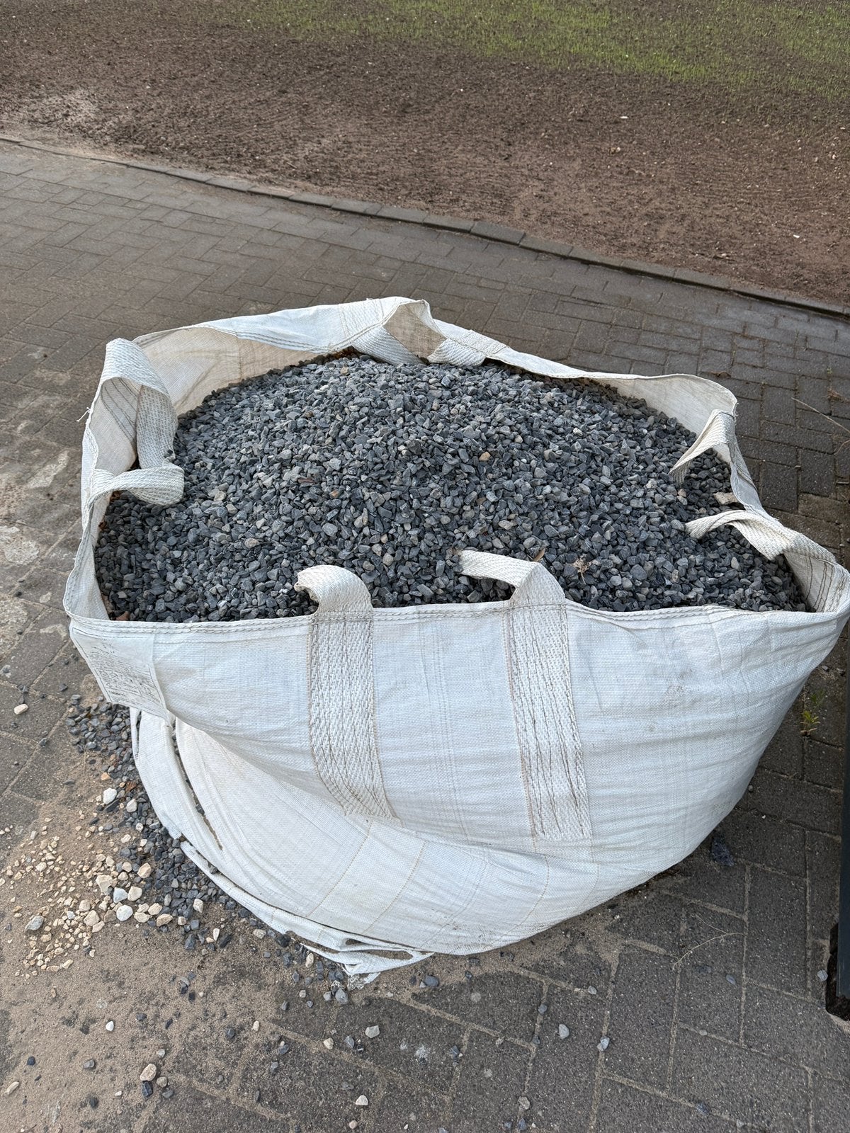 Grind - donker grijs/ antraciet (halve bigbag), Tuin en Terras, Grind, Keien en Split, Ophalen, Zo goed als nieuw, Antraciet, Grind