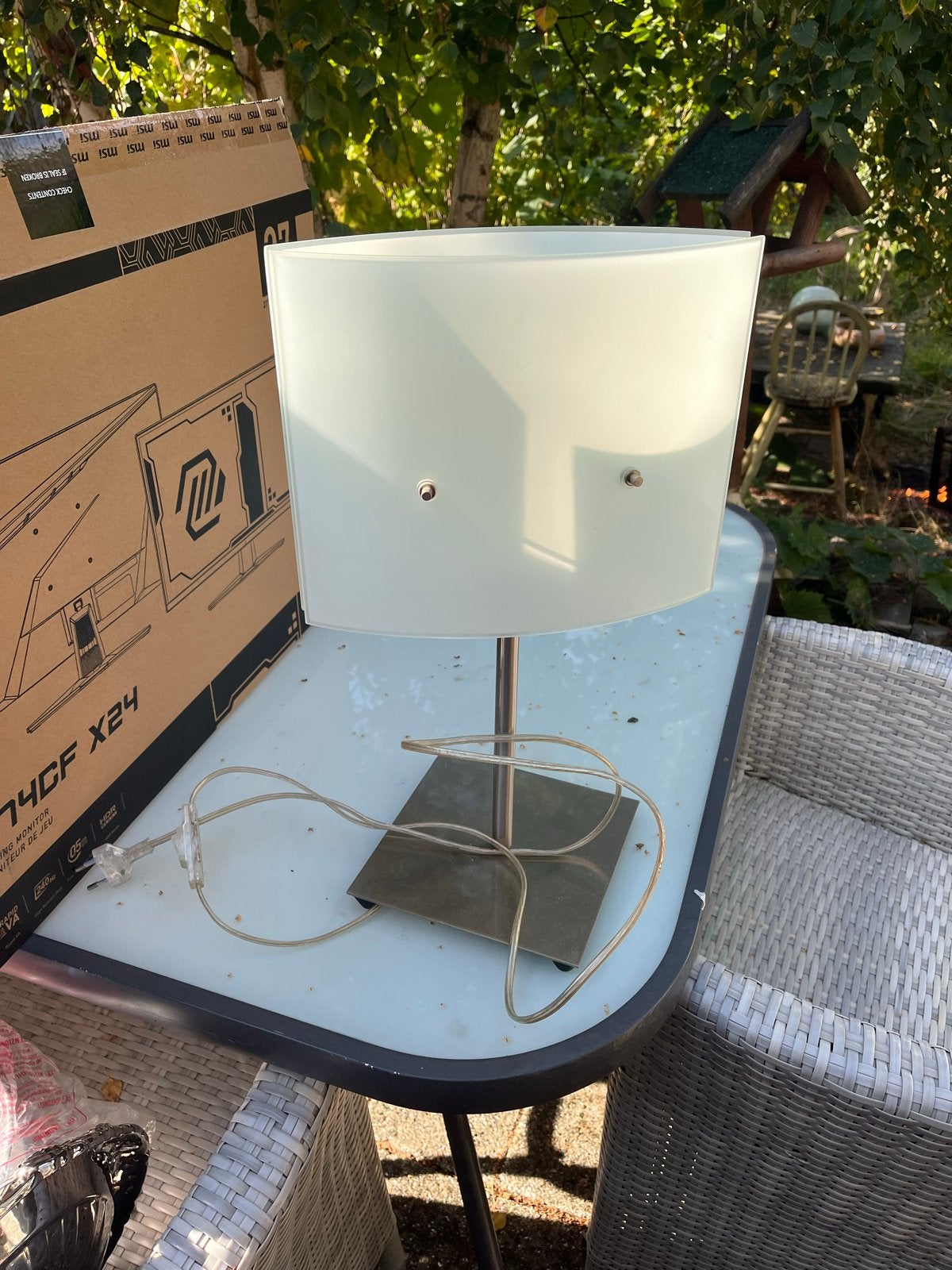 Moderne tafellamp met glazen kap, Gebruikt, Overige merken, Wit, Glas