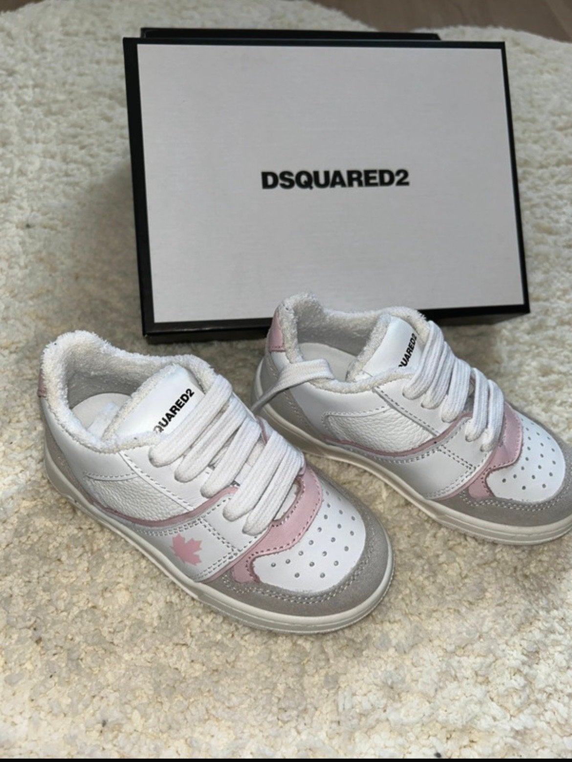 Dsquared2 sneakers wit/roze - Nieuw in doos, Kinderen en Baby's, Ophalen of Verzenden, Nieuw, Meisje, Sportschoenen