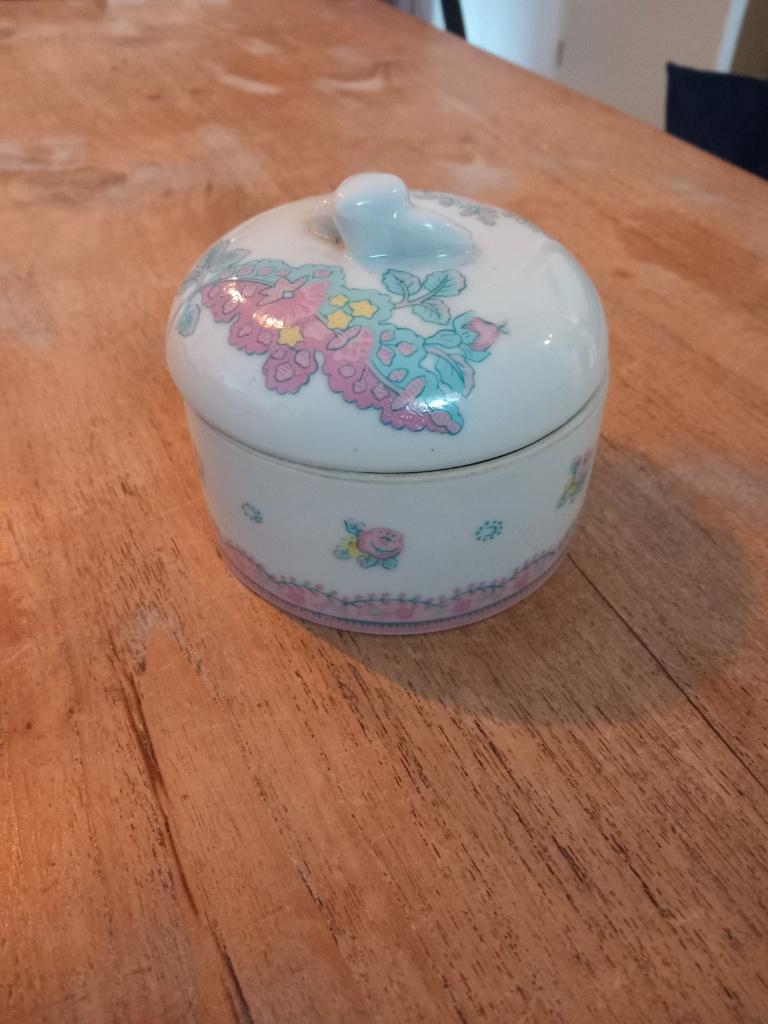 Elizabeth Arden snuisterijen bakje 8 a 10 cm., Ophalen of Verzenden, Zo goed als nieuw, Steen/keramiek, Overige stijlen