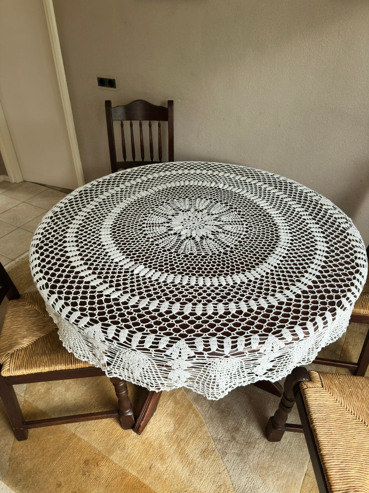 Ronde houten eettafel zonder stoelen, Ophalen, 100 tot 150 cm, Rond, Zo goed als nieuw