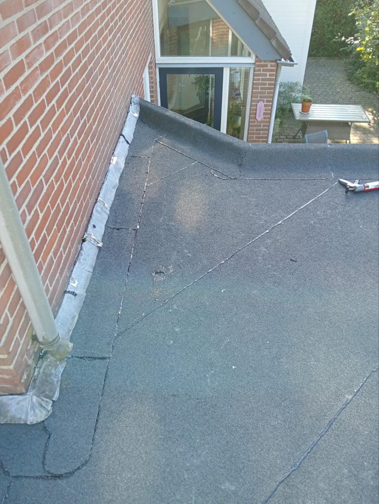 Bitumen dakdekker.